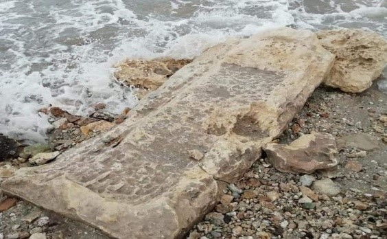 Antico sarcofago a Torre Chianca (Porto Cesareo).