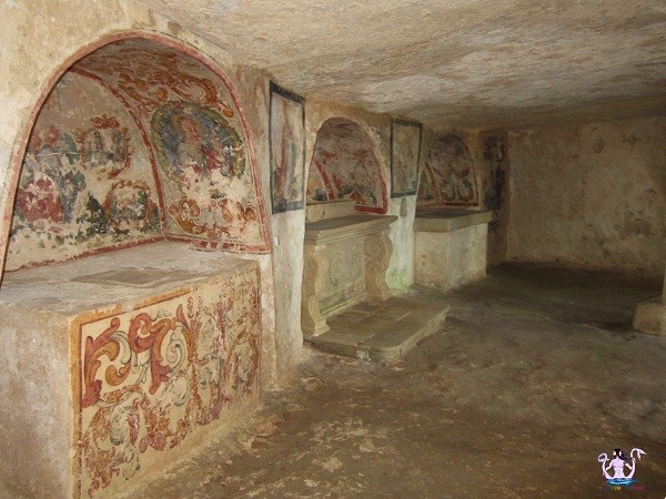Ortelle, Madonna della Grotta, vista dall'interno.