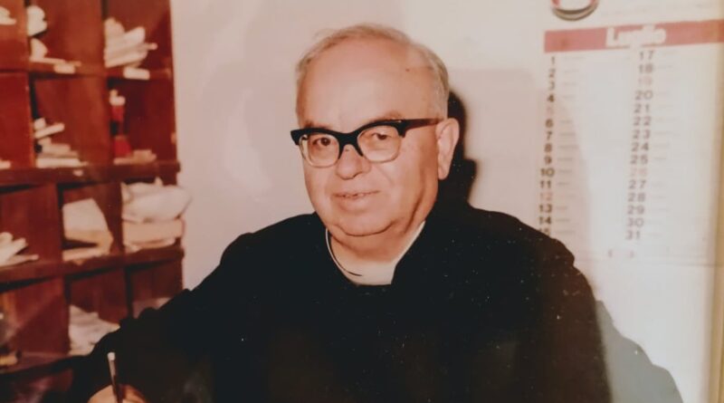 Don Lorenzo Marzio Strafella, parroco di Porto Cesareo.