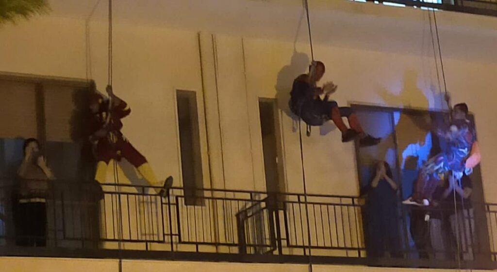 Supereroi dal cielo all'ospedale di Taranto.