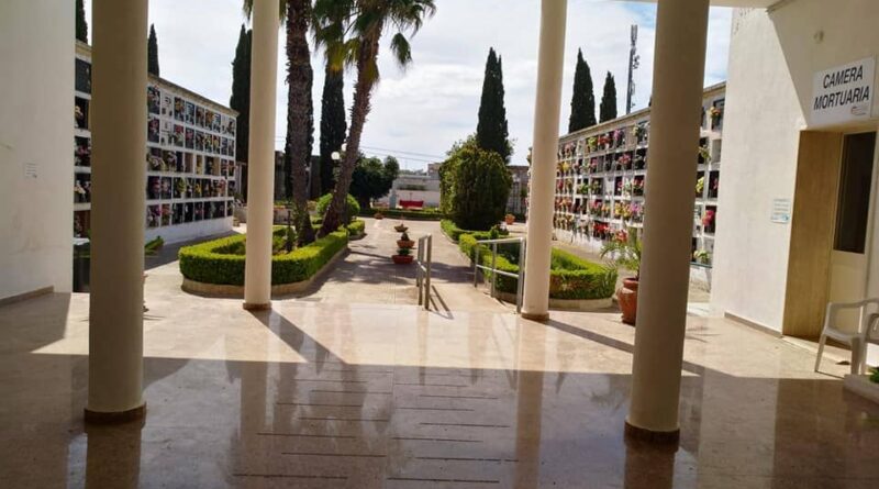 Riti funebri a Porto Cesareo.