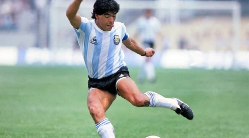 Maradona, El Diez.
