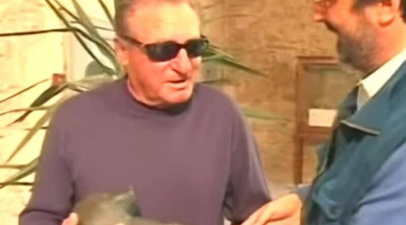 La statuetta del dio Thot e Gino Colelli da Porto Cesareo