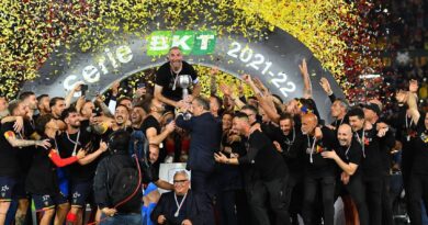 Lecce in delirio, di nuovo in Serie A