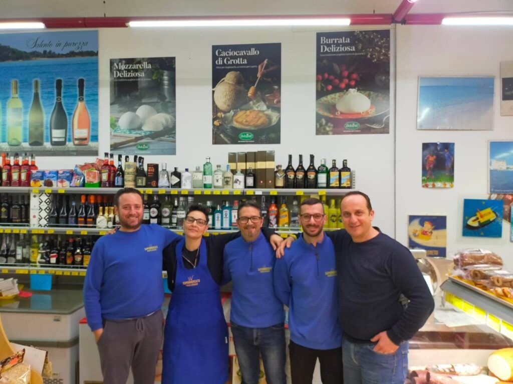 Festa dei Lavoratori: in foto "Supermercato Porto Cesareo".