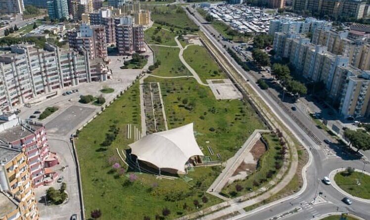 A vele spiegate parco trax road Lecce