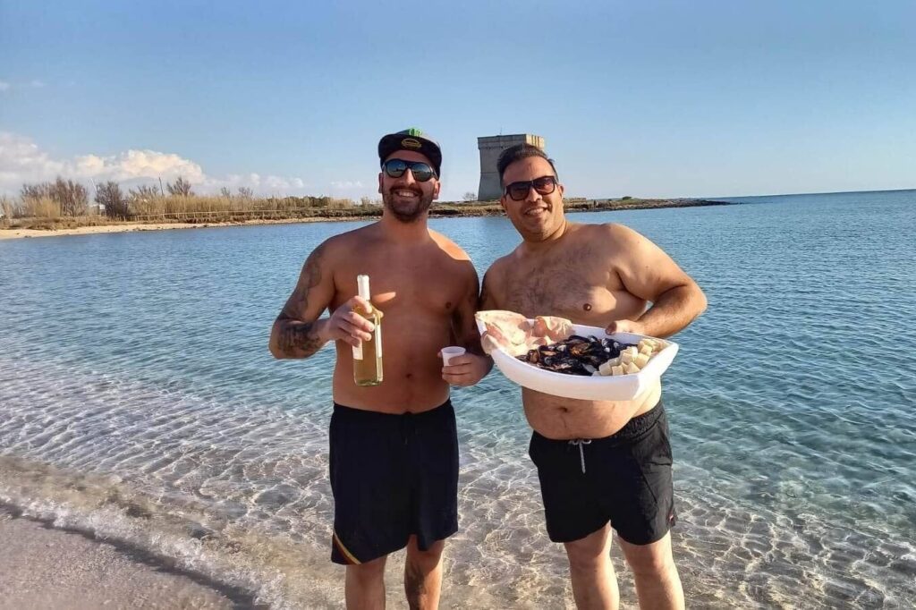 Brindisi nel mare a Porto Cesareo in pieno febbraio