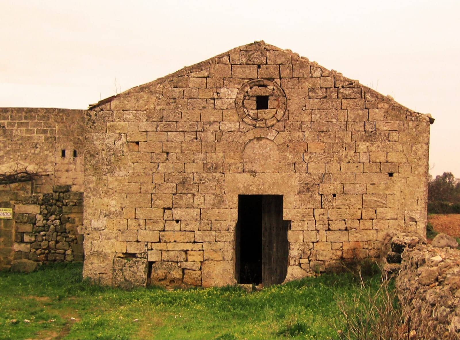 santa-barbara-di-montesardo-analisi-decorativa-dell-opera-ecclesia