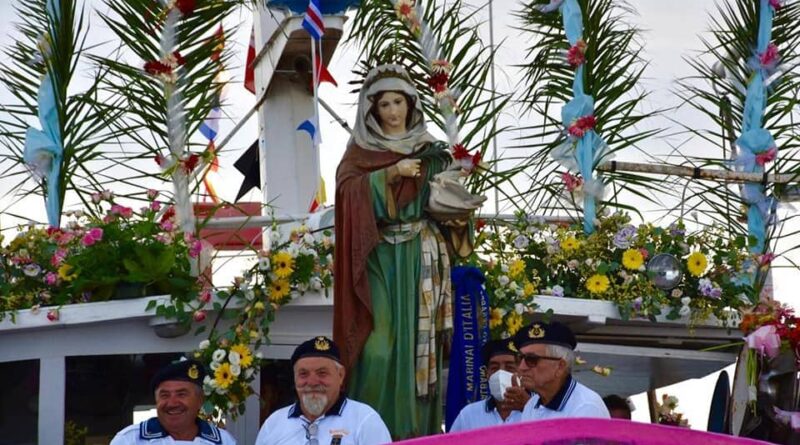 Santa Cesarea Story: processione in barca 2022, foto di Michelle Durante