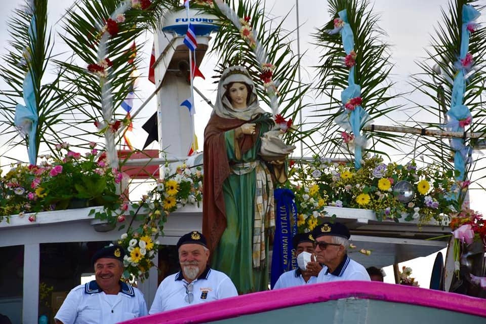 Santa Cesarea 2026: tutto il programma con la Processione in mare il 19 agosto