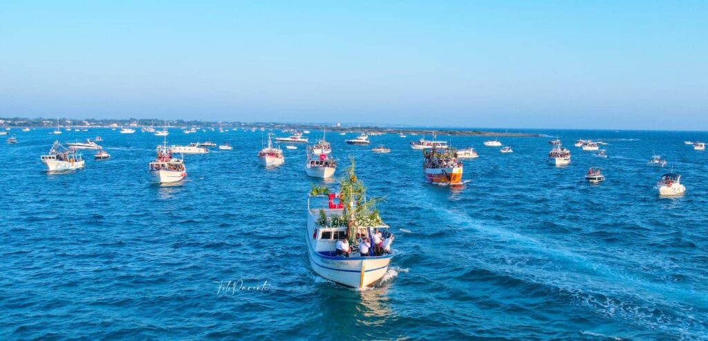 Bentornata Santa Cesarea con la classica Processione in mare