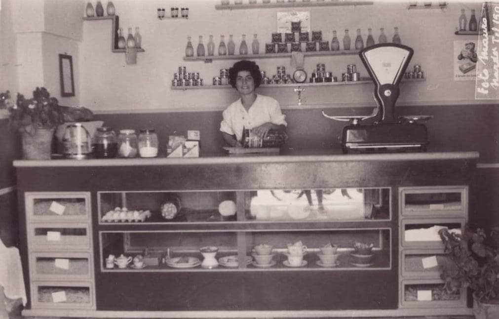 Bottega di generi alimentari a Porto Cesareo