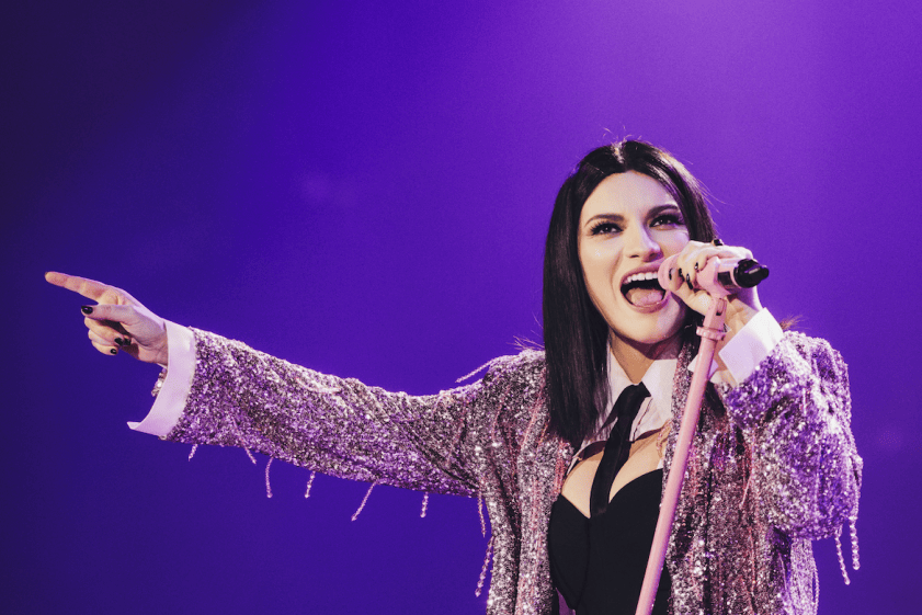Laura Pausini tour 2024 passerà da Bari