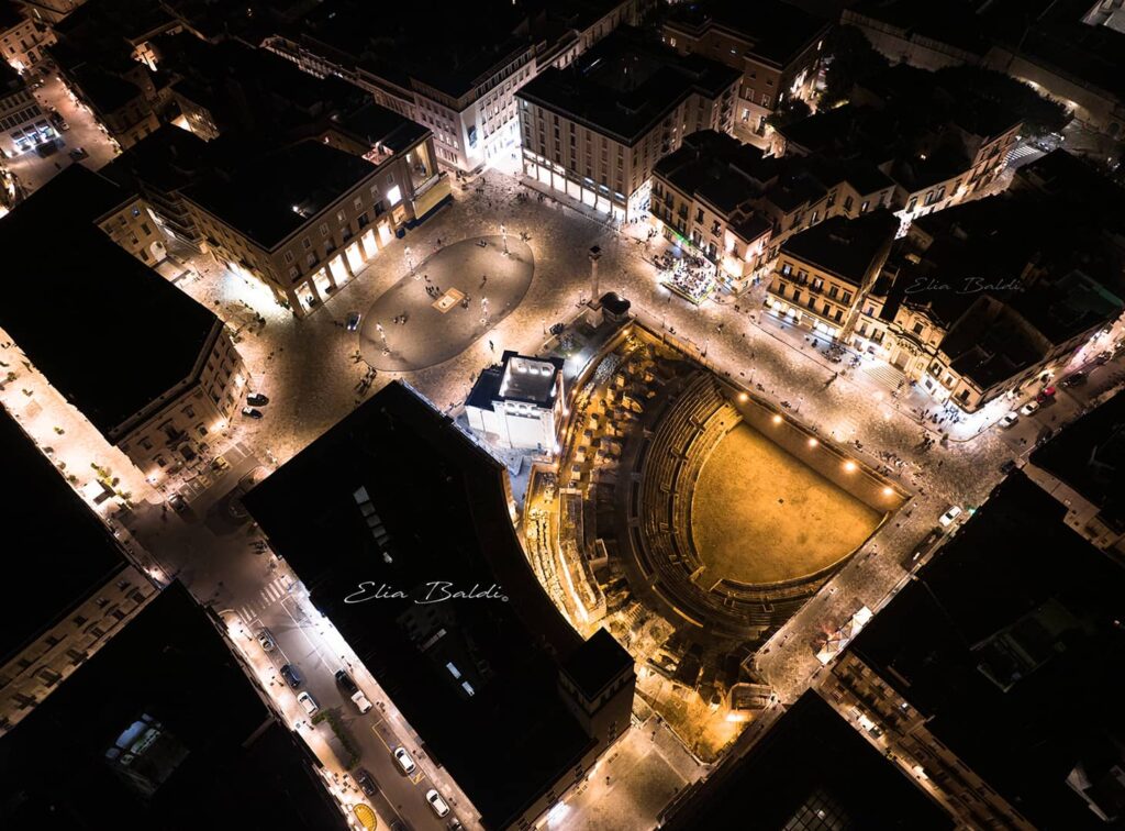 Anfiteatro di Lecce ripreso dall'alto