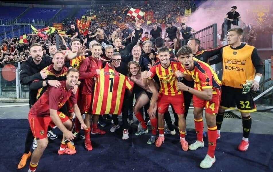 Lecce corsaro all'Olimpico resta in Serie A