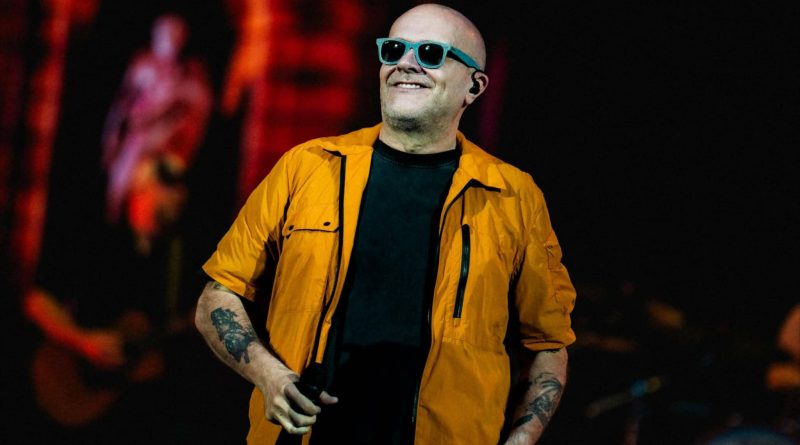 Max Pezzali a Bari