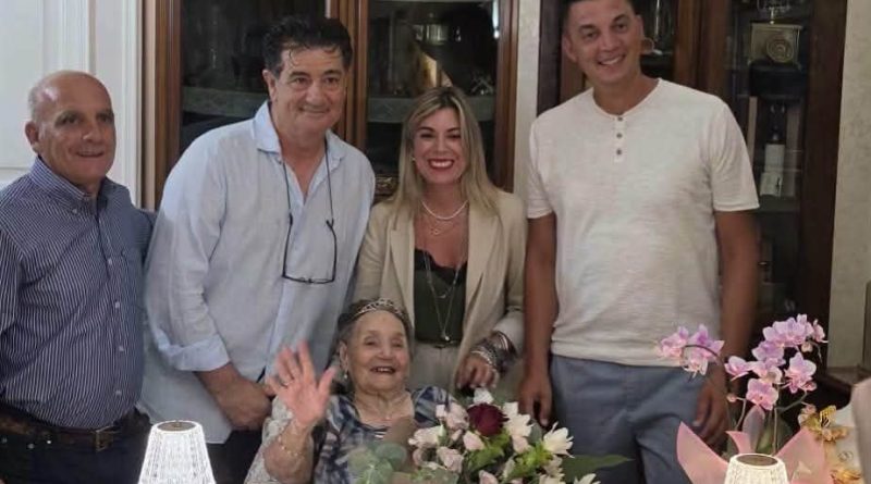 Rosa Casavecchia da Veglie festeggia 100 anni